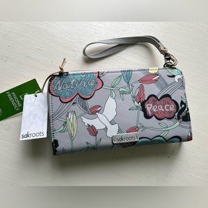 Sakroots large smartphone clutch/wallet/purse/crossbody.
